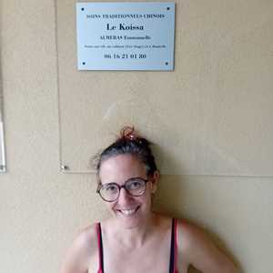 Emmanuelle, un vendeur d'accessoires de massage